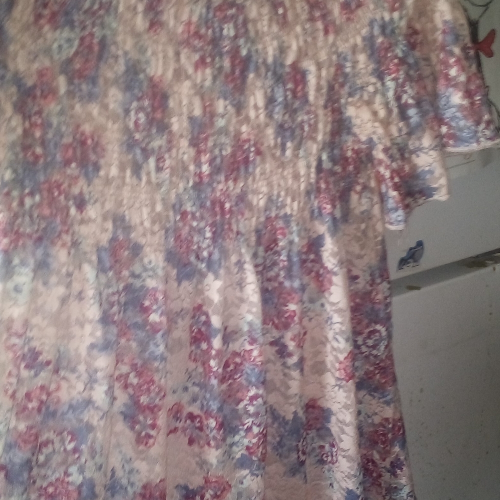 No Boundaries floral top